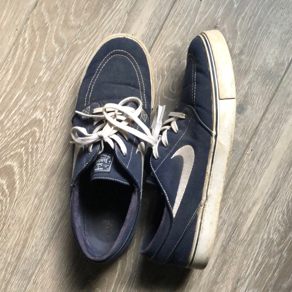 Nike SB skate shoes| navy blue SIZE 11